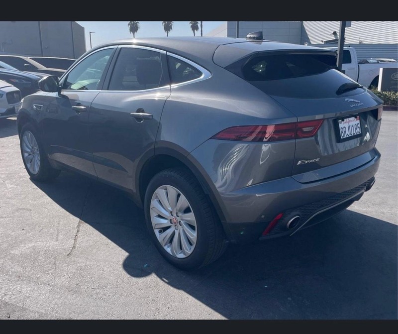 Jaguar E-Pace Vehicle Full-screen Gallery Image 03