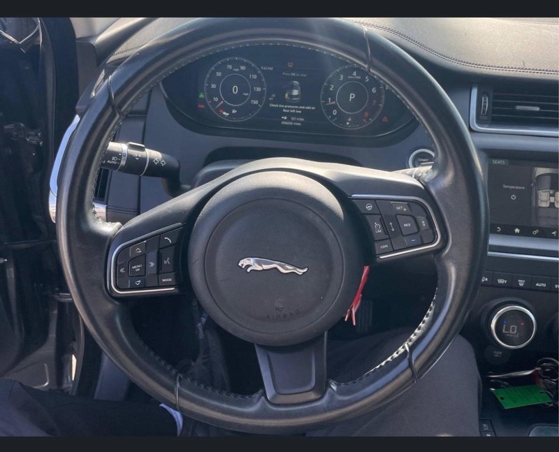 Jaguar E-Pace Vehicle Full-screen Gallery Image 05