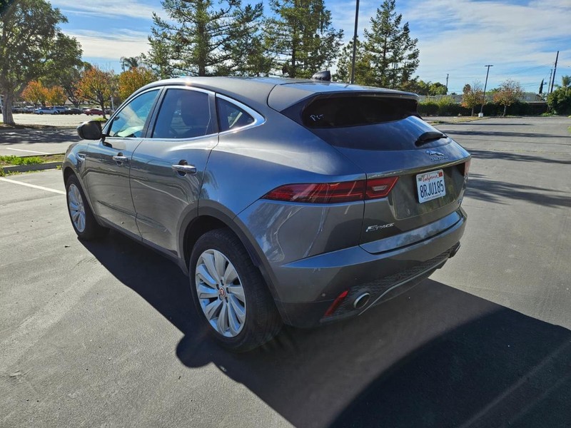 Jaguar E-Pace Vehicle Full-screen Gallery Image 15
