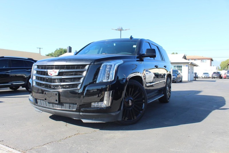 Cadillac Escalade Vehicle Full-screen Gallery Image 01