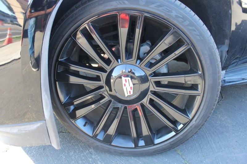 Cadillac Escalade Vehicle Full-screen Gallery Image 07