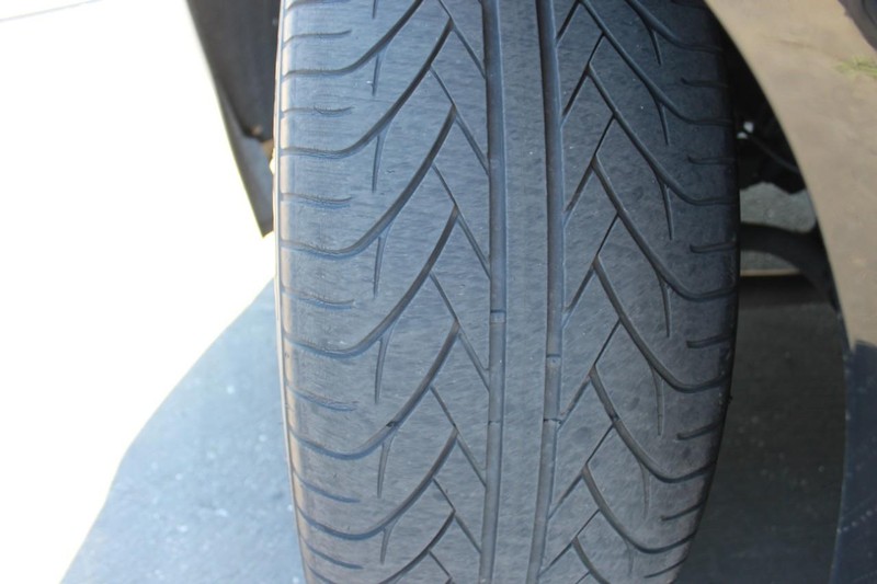 Cadillac Escalade Vehicle Full-screen Gallery Image 08