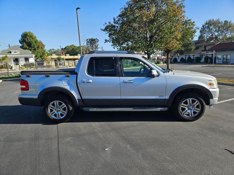 Ford Explorer Sport Trac Vehicle Full-screen Gallery Image 06