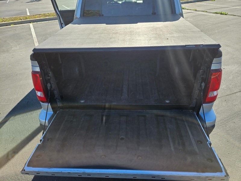 Ford Explorer Sport Trac Vehicle Full-screen Gallery Image 13