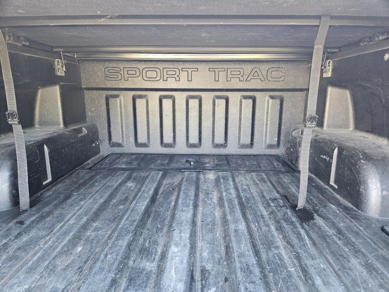 Ford Explorer Sport Trac Vehicle Full-screen Gallery Image 14