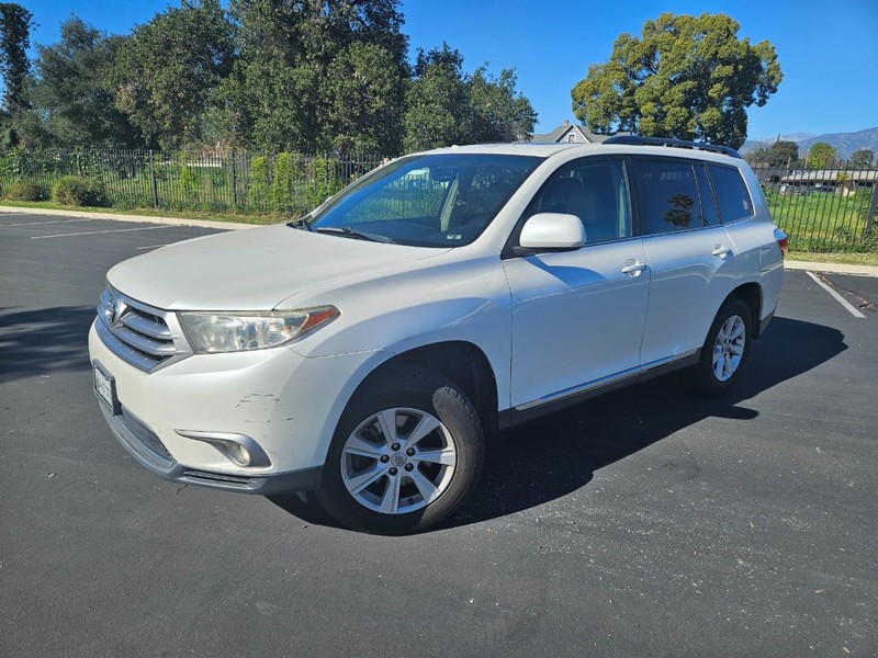 Toyota Highlander Vehicle Full-screen Gallery Image 20