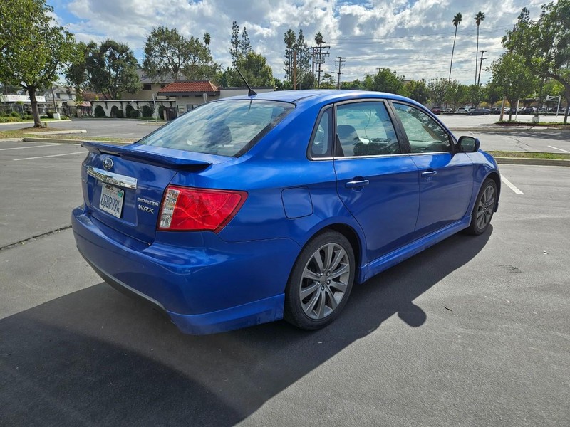 Subaru Impreza Sedan WRX Vehicle Full-screen Gallery Image 06