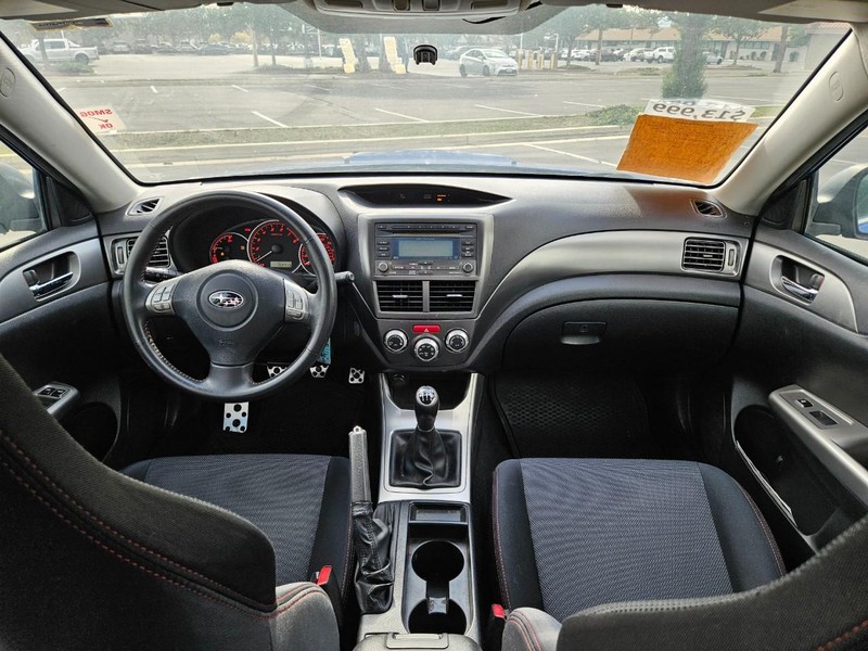 Subaru Impreza Sedan WRX Vehicle Full-screen Gallery Image 10