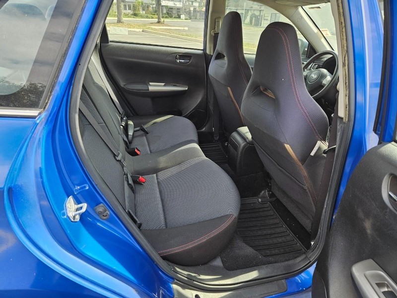 Subaru Impreza Sedan WRX Vehicle Full-screen Gallery Image 13