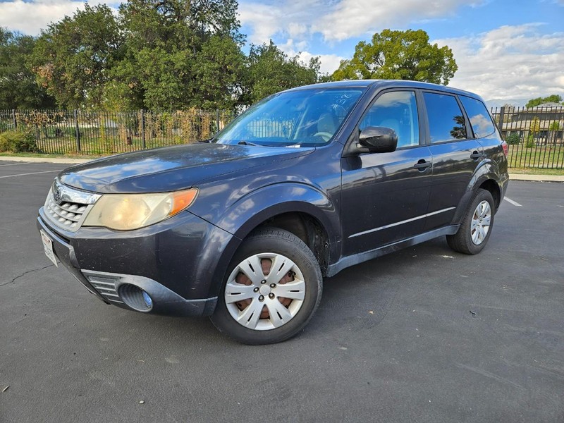 Subaru Forester Vehicle Full-screen Gallery Image 17