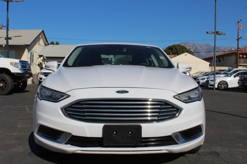 Ford Fusion Hybrid Vehicle Full-screen Gallery Image 06