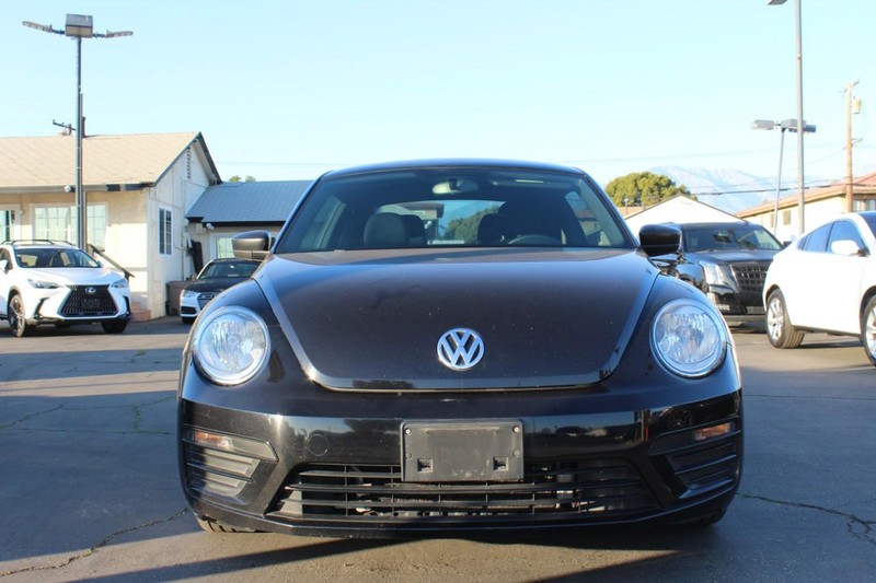 Volkswagen Beetle Vehicle Full-screen Gallery Image 03