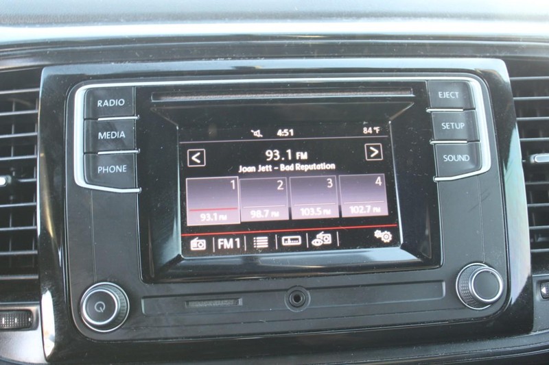 Volkswagen Beetle Vehicle Full-screen Gallery Image 15