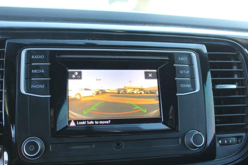 Volkswagen Beetle Vehicle Full-screen Gallery Image 16