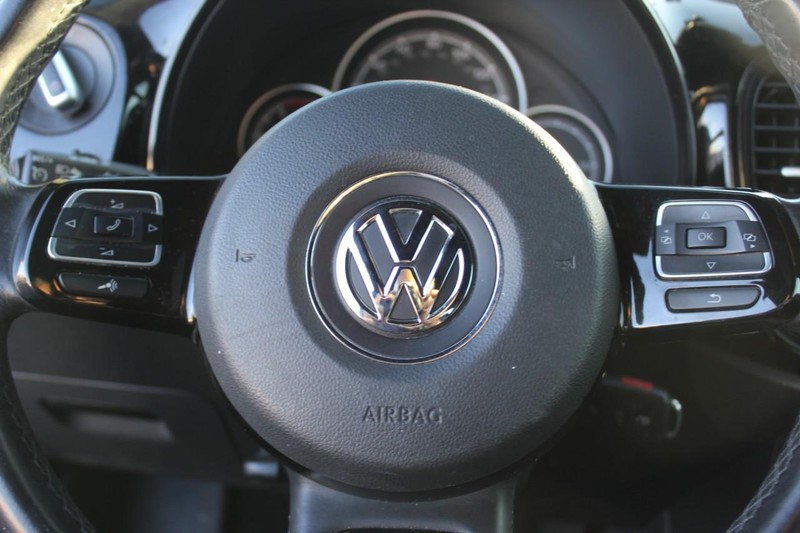 Volkswagen Beetle Vehicle Full-screen Gallery Image 18