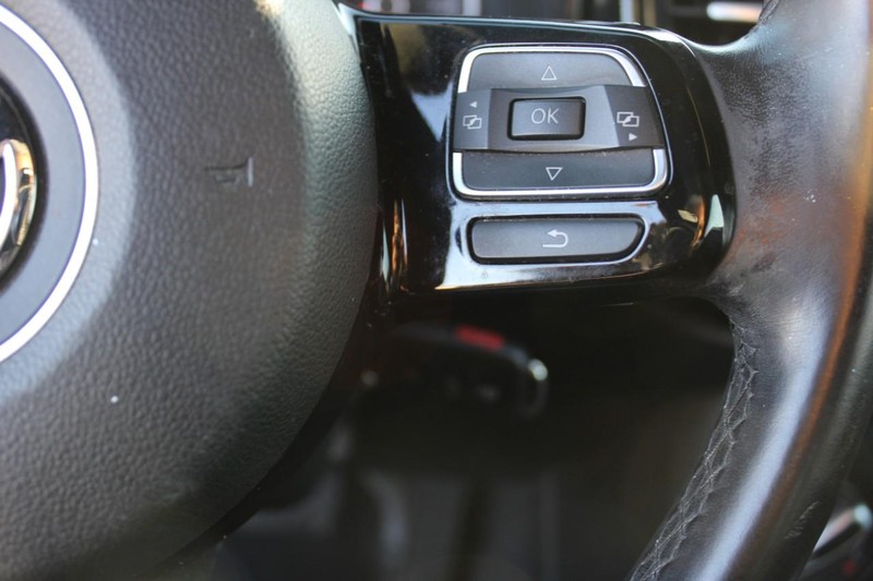 Volkswagen Beetle Vehicle Full-screen Gallery Image 19