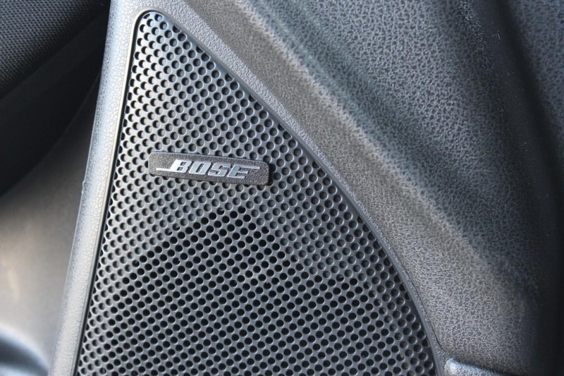 Nissan 370Z Vehicle Full-screen Gallery Image 10