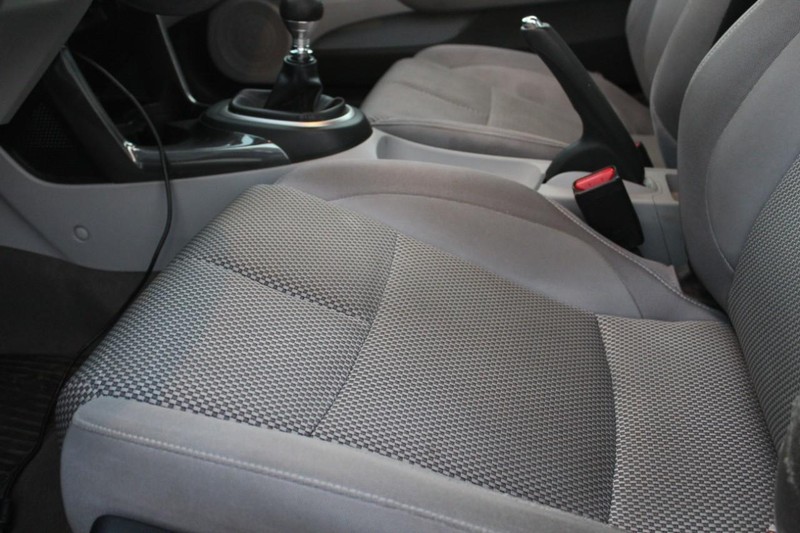 Honda CR-Z Vehicle Full-screen Gallery Image 10