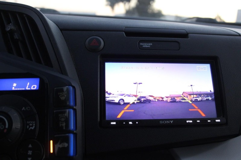 Honda CR-Z Vehicle Full-screen Gallery Image 15