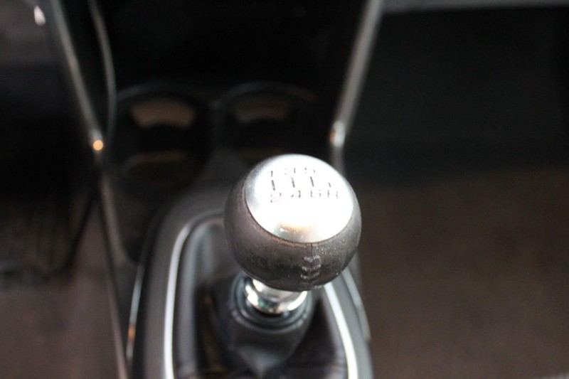 Honda CR-Z Vehicle Full-screen Gallery Image 17