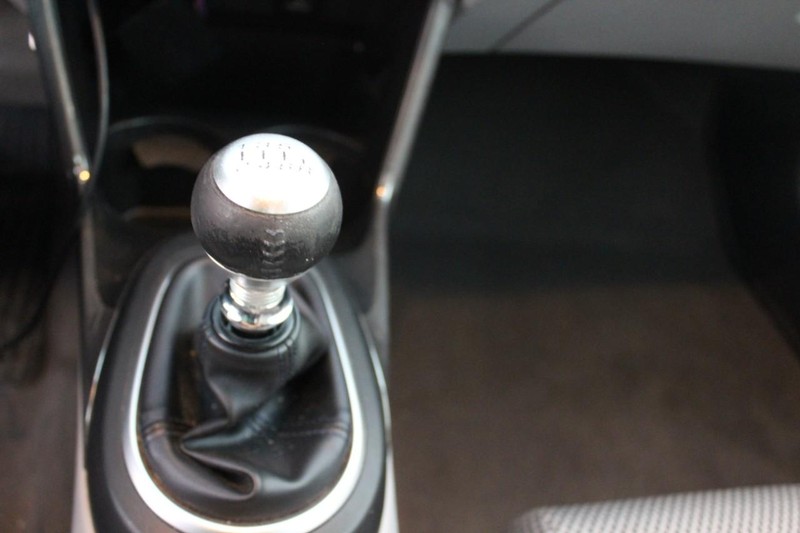 Honda CR-Z Vehicle Full-screen Gallery Image 18