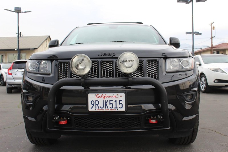 Jeep Grand Cherokee Vehicle Full-screen Gallery Image 06