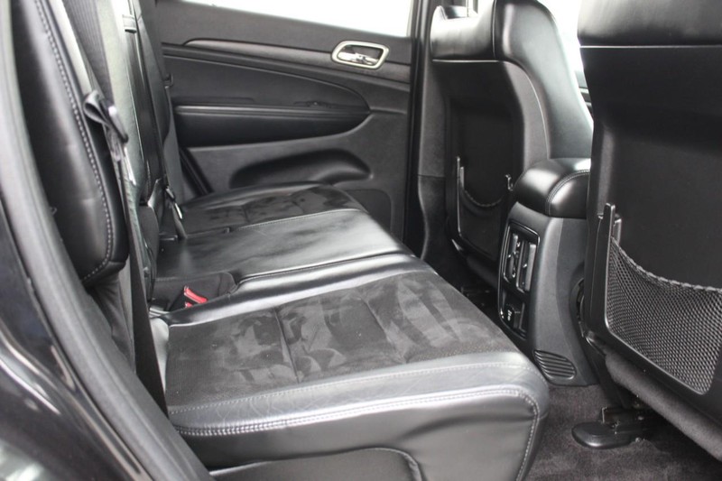 Jeep Grand Cherokee Vehicle Full-screen Gallery Image 11