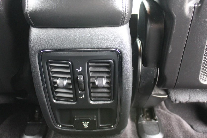 Jeep Grand Cherokee Vehicle Full-screen Gallery Image 12