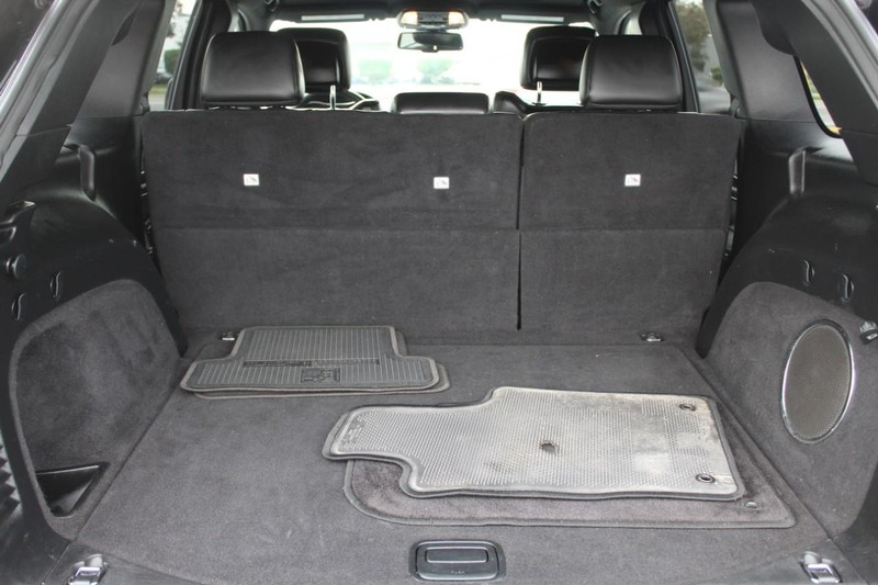 Jeep Grand Cherokee Vehicle Full-screen Gallery Image 13