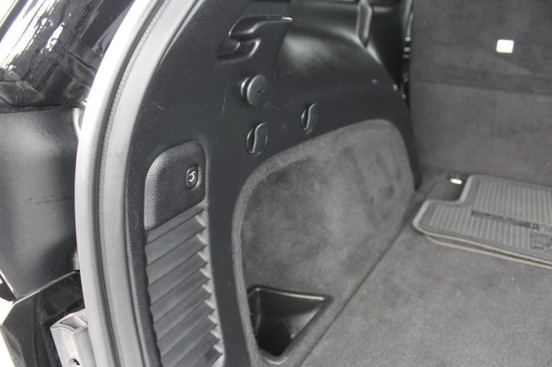 Jeep Grand Cherokee Vehicle Full-screen Gallery Image 14