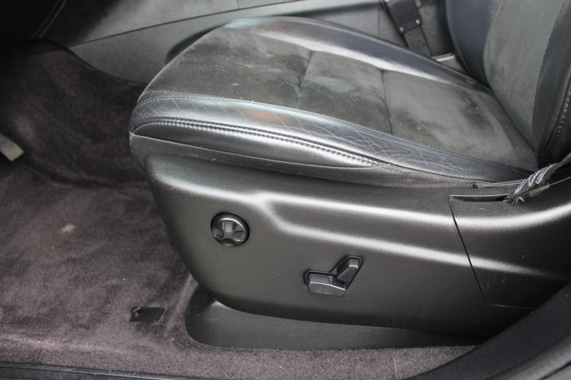 Jeep Grand Cherokee Vehicle Full-screen Gallery Image 21