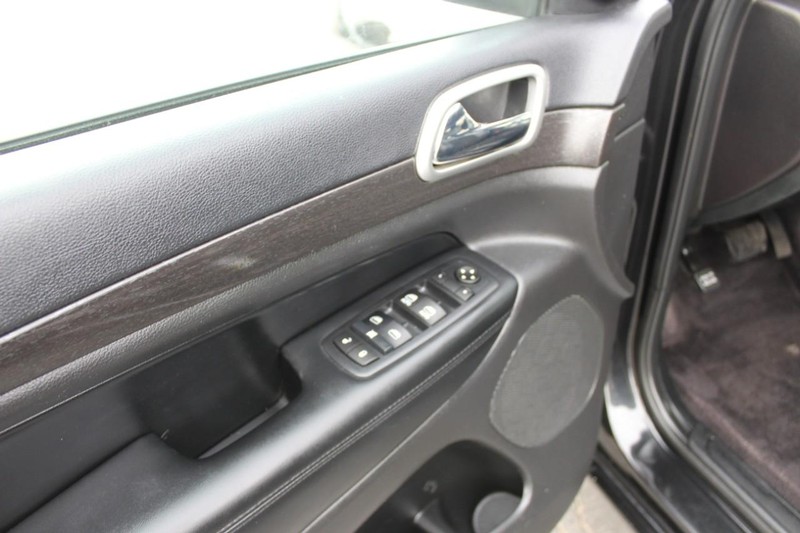 Jeep Grand Cherokee Vehicle Full-screen Gallery Image 22