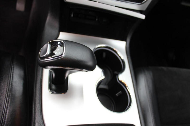 Jeep Grand Cherokee Vehicle Full-screen Gallery Image 23