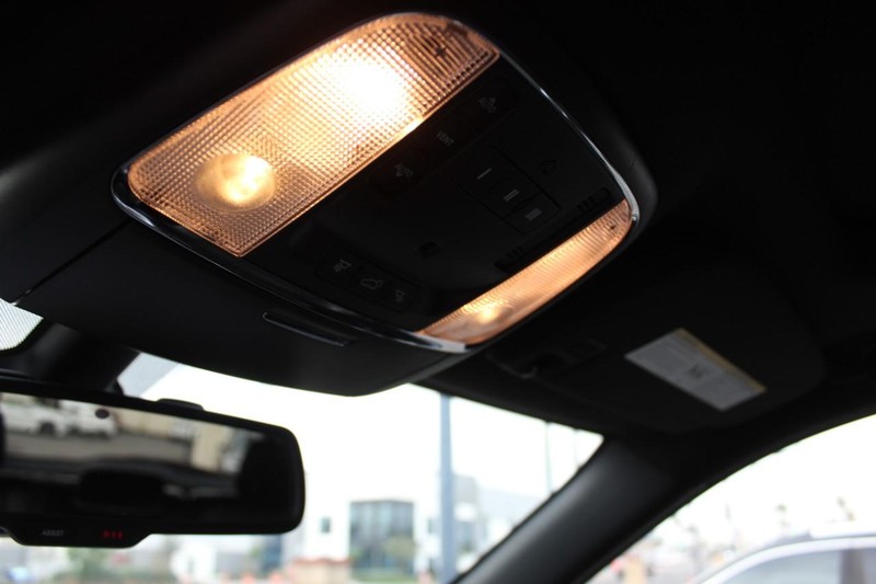 Jeep Grand Cherokee Vehicle Full-screen Gallery Image 28