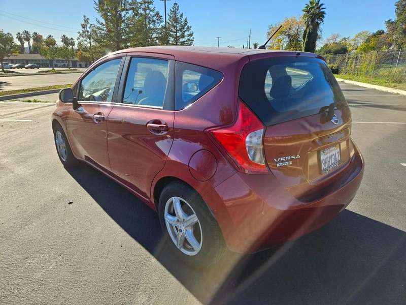 Nissan Versa Note Vehicle Full-screen Gallery Image 04