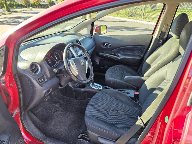 Nissan Versa Note Vehicle Full-screen Gallery Image 12