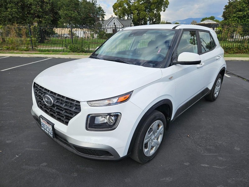 Hyundai Venue Vehicle Full-screen Gallery Image 01