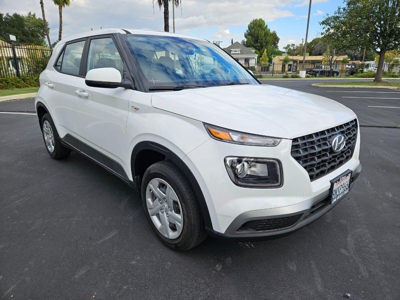 Hyundai Venue Vehicle Full-screen Gallery Image 07