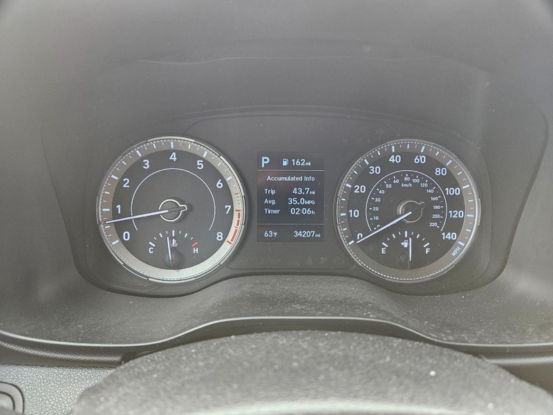 Hyundai Venue Vehicle Full-screen Gallery Image 12