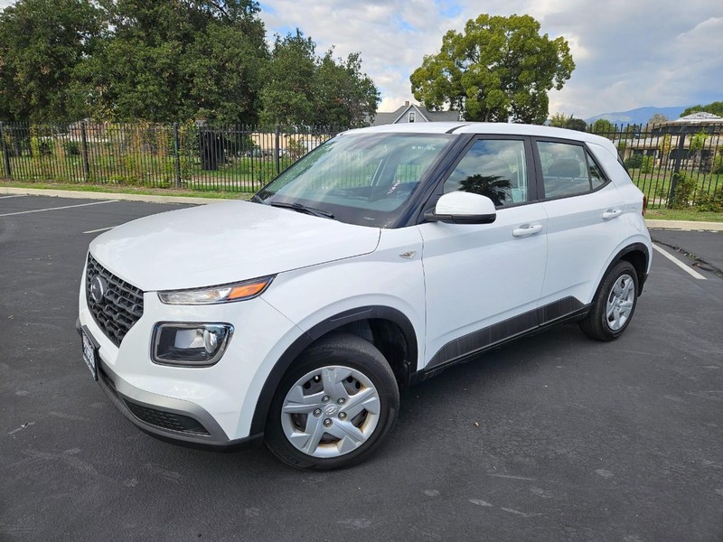 Hyundai Venue Vehicle Full-screen Gallery Image 19