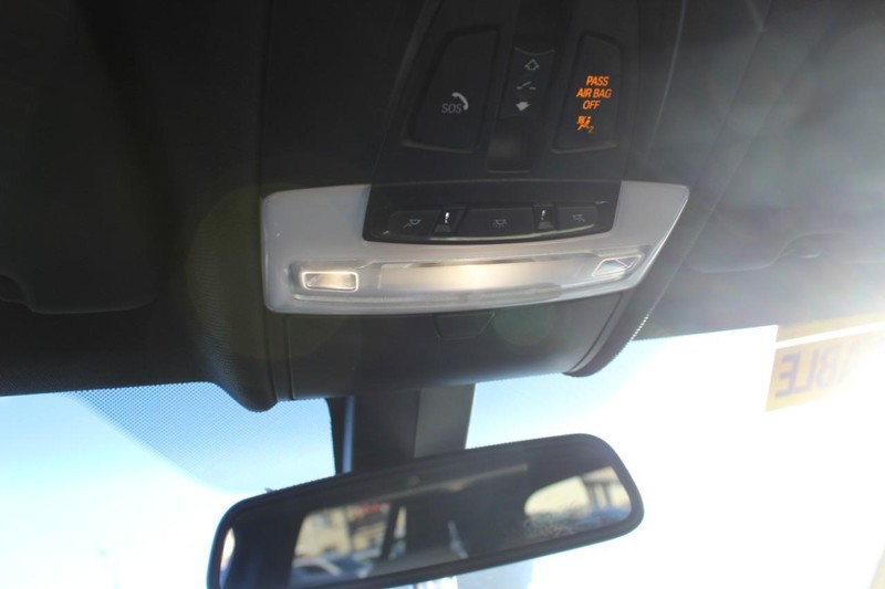 BMW X5 Vehicle Full-screen Gallery Image 13