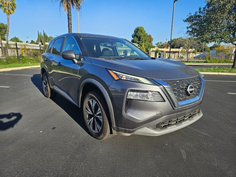 Nissan Rogue Vehicle Full-screen Gallery Image 07