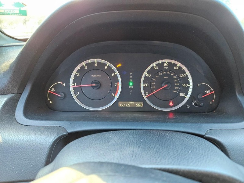 Honda Accord Sedan Vehicle Full-screen Gallery Image 08