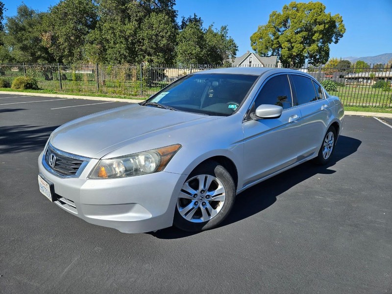 Honda Accord Sedan Vehicle Full-screen Gallery Image 15