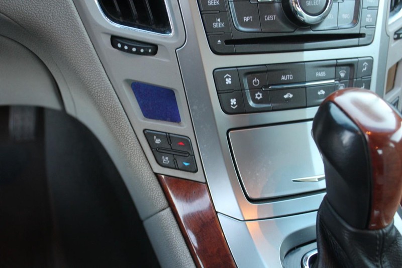 Cadillac CTS Sedan Vehicle Full-screen Gallery Image 11