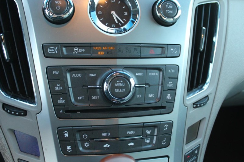 Cadillac CTS Sedan Vehicle Full-screen Gallery Image 12