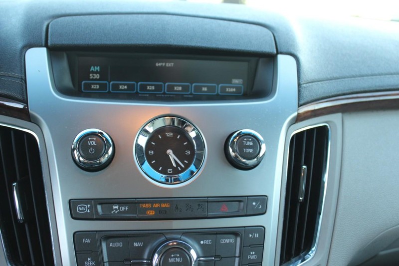 Cadillac CTS Sedan Vehicle Full-screen Gallery Image 13