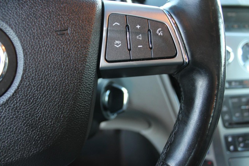 Cadillac CTS Sedan Vehicle Full-screen Gallery Image 16