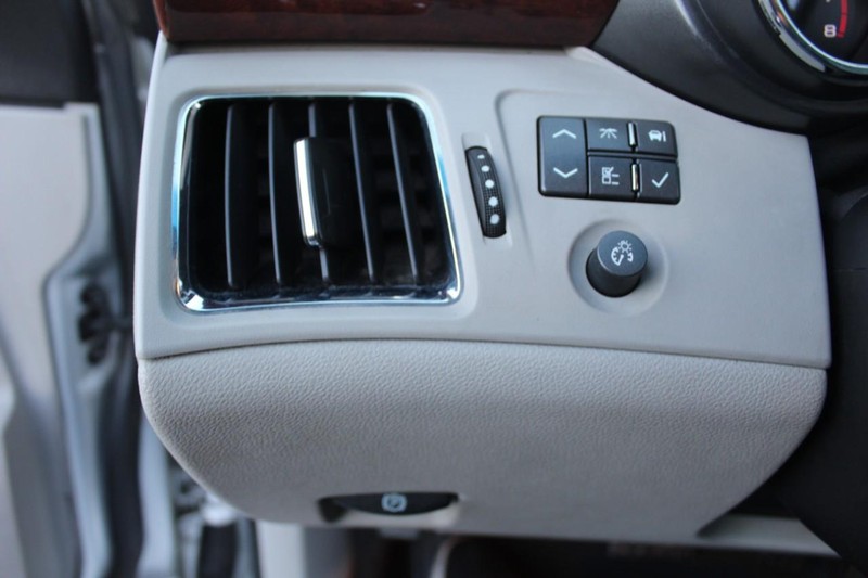 Cadillac CTS Sedan Vehicle Full-screen Gallery Image 18