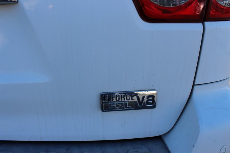 Toyota Sequoia Vehicle Full-screen Gallery Image 08